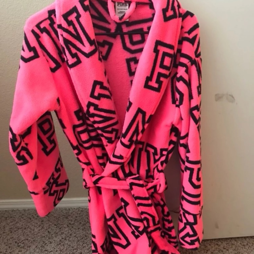 VS Pink robe